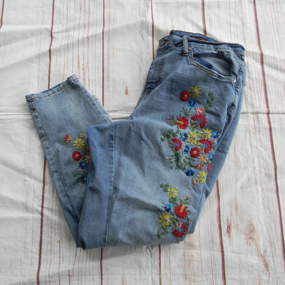 EARL JEANS CUTE LIGHT WASH STRETCH FLORAL EMBROIDERED FLOWER SKINNY JEANS 18W